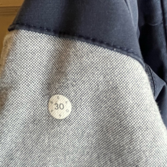 Lululemon - Men’s ABC Slim-Fit Trouser
Warpstrem (size 30/30L) - Picture 7 of 10